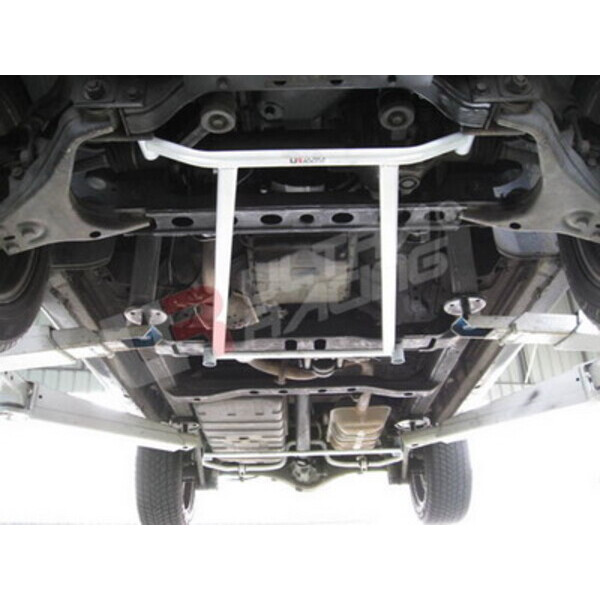 UltraRacing 4-Point Front H-Brace