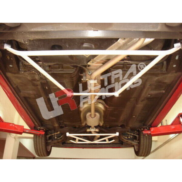 UltraRacing 4-Point Rear Lower Brace